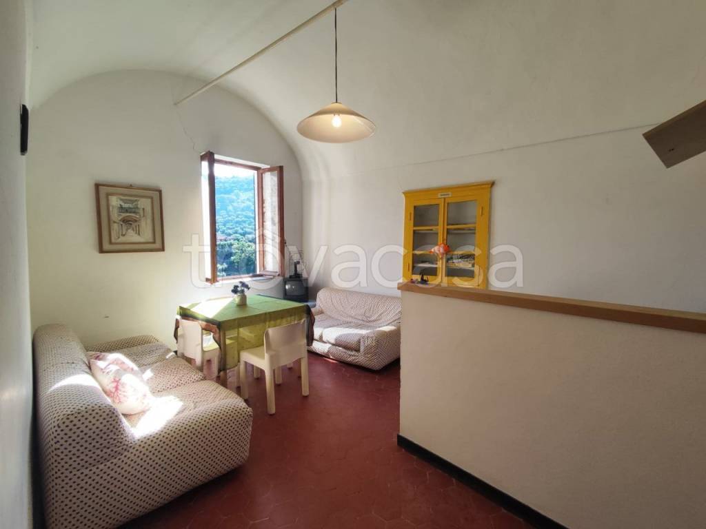 casa indipendente in vendita ad Imperia in zona Costa d'Oneglia
