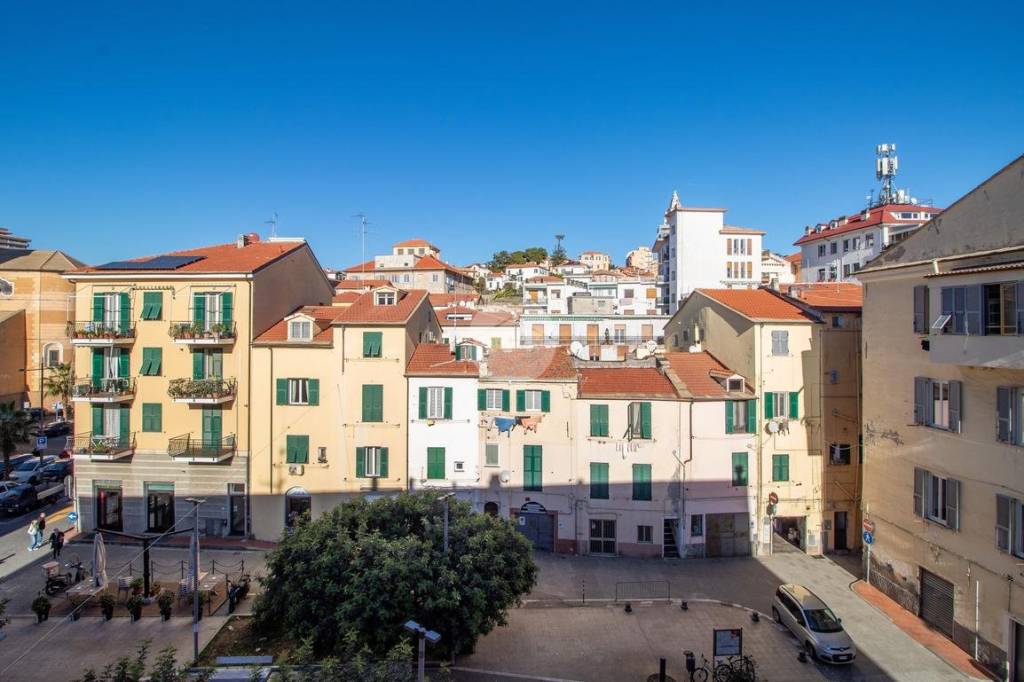 appartamento in vendita ad Imperia in zona Oneglia