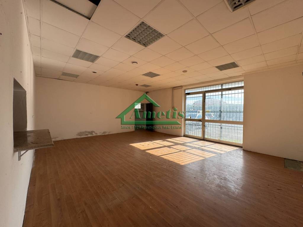 negozio in vendita ad Imperia