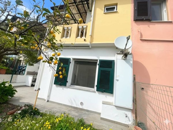 appartamento in vendita ad Imperia in zona Borgo d'Oneglia