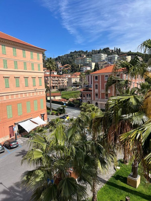 appartamento in vendita ad Imperia in zona Oneglia