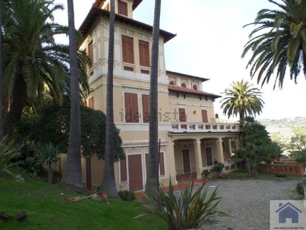 appartamento in vendita ad Imperia in zona Caramagna Ligure