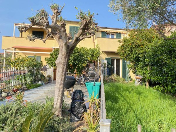 appartamento in vendita ad Imperia in zona Porto Maurizio