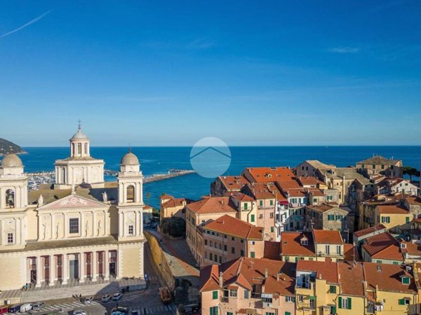 appartamento in vendita ad Imperia in zona Porto Maurizio
