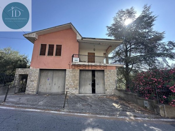 casa indipendente in vendita ad Imperia in zona Costa d'Oneglia