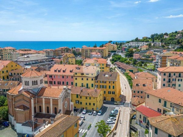 appartamento in vendita ad Imperia in zona Porto Maurizio