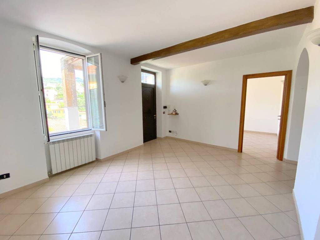 appartamento in vendita ad Imperia in zona Oneglia