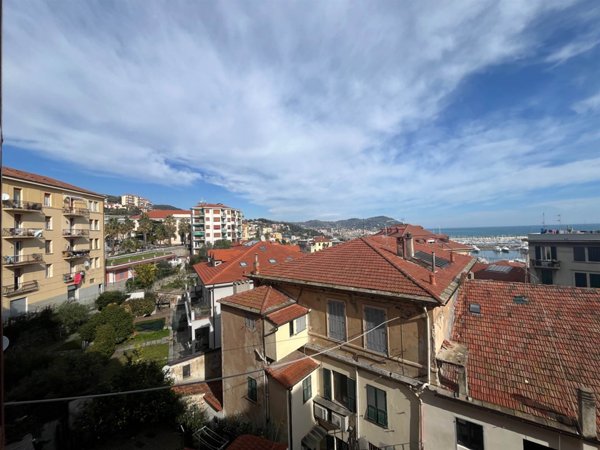 appartamento in vendita ad Imperia in zona Porto Maurizio