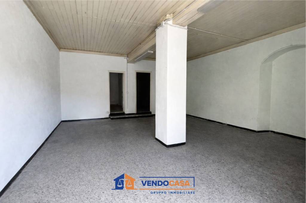 negozio in vendita ad Imperia in zona Porto Maurizio