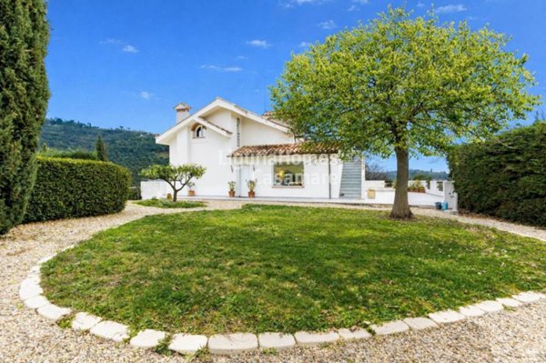 casa indipendente in vendita ad Imperia