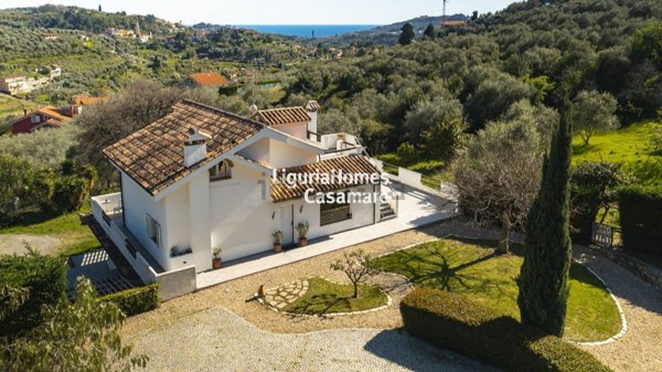 casa indipendente in vendita ad Imperia