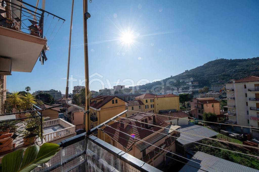 appartamento in vendita ad Imperia in zona Oneglia