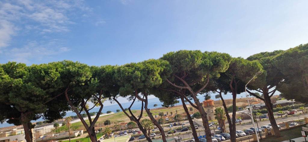 appartamento in vendita ad Imperia in zona Porto Maurizio