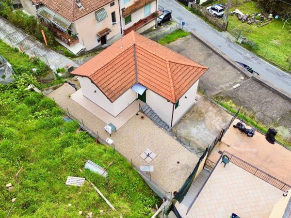 casa indipendente in vendita ad Imperia in zona Porto Maurizio