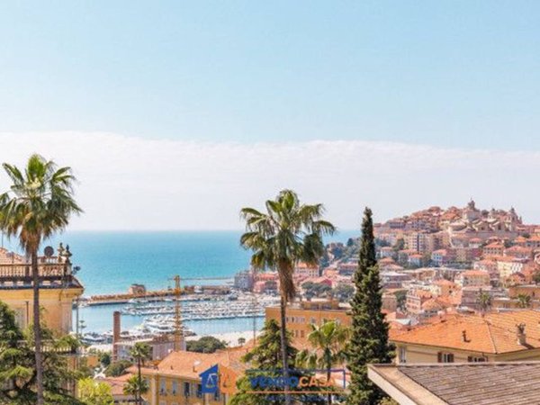 appartamento in vendita ad Imperia in zona Porto Maurizio