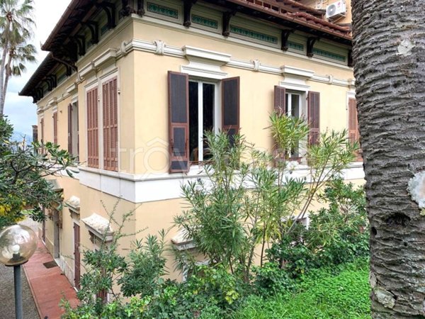 appartamento in vendita ad Imperia in zona Porto Maurizio
