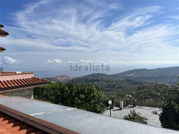 appartamento in vendita ad Imperia in zona Oneglia