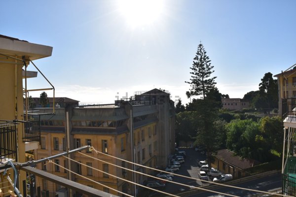 appartamento in vendita ad Imperia in zona Porto Maurizio