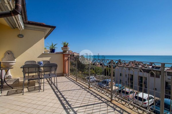 appartamento in vendita ad Imperia in zona Porto Maurizio