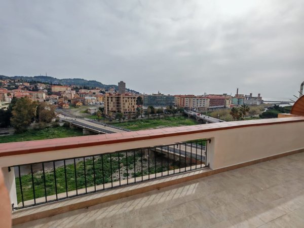 appartamento in vendita ad Imperia