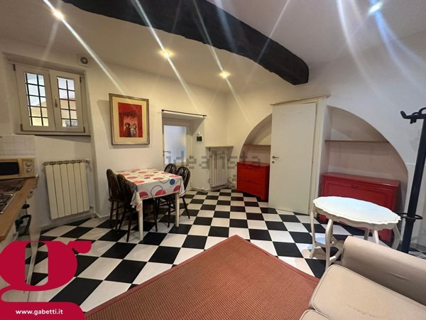 appartamento in vendita ad Imperia in zona Porto Maurizio