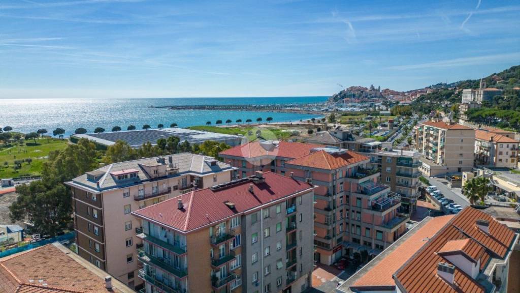 appartamento in vendita ad Imperia in zona Porto Maurizio