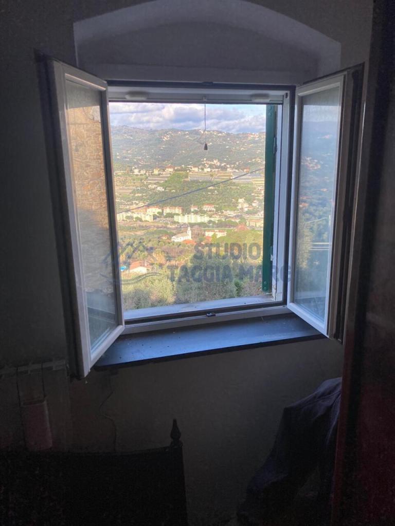 quadrivano in vendita ad Imperia