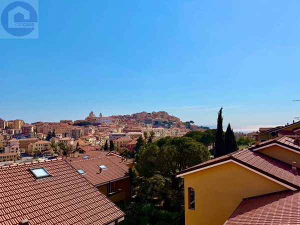 appartamento in vendita ad Imperia in zona Porto Maurizio