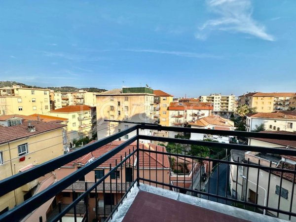 appartamento in vendita ad Imperia in zona Porto Maurizio