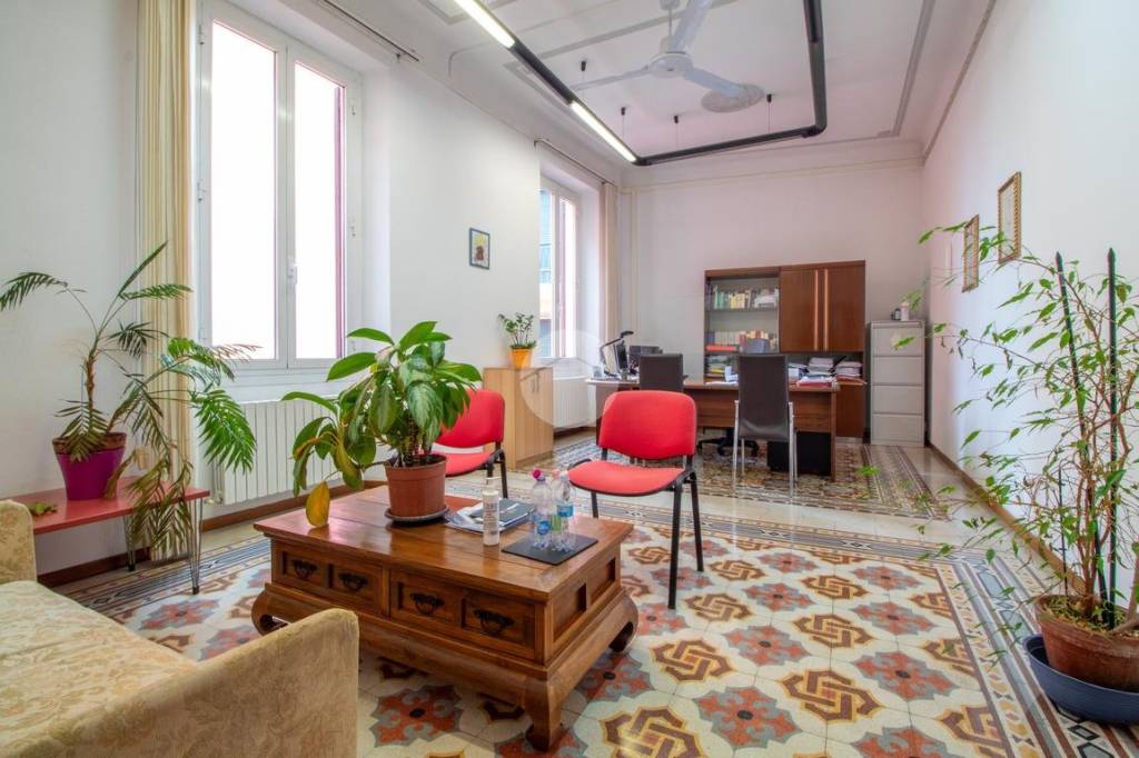 ufficio in vendita ad Imperia in zona Oneglia