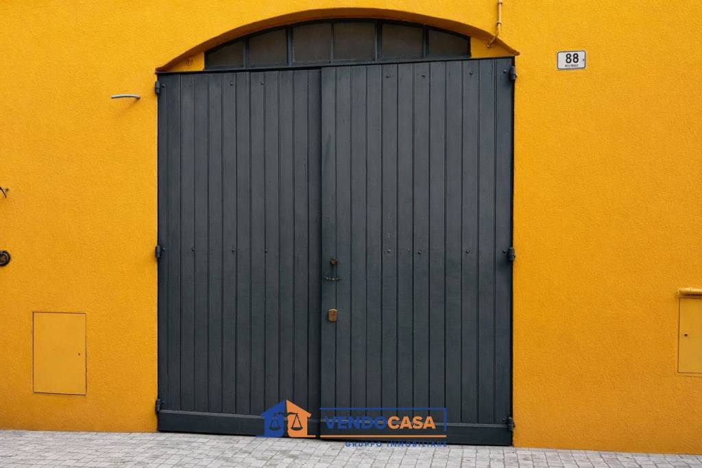 negozio in vendita ad Imperia in zona Porto Maurizio