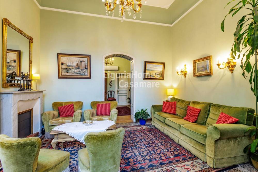 casa indipendente in vendita ad Imperia in zona Oneglia