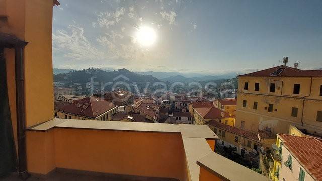 appartamento in vendita ad Imperia in zona Porto Maurizio