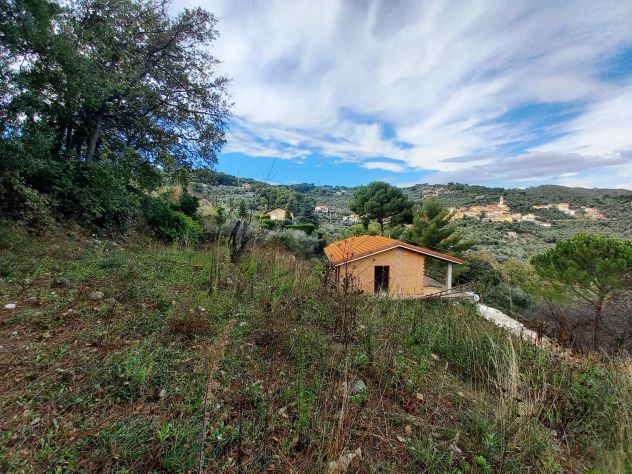 casa indipendente in vendita ad Imperia in zona Sant'Agata