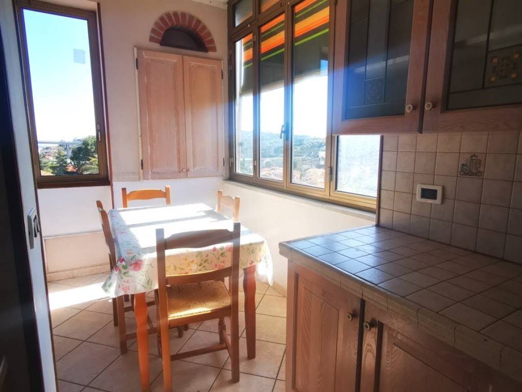 appartamento in vendita ad Imperia in zona Porto Maurizio