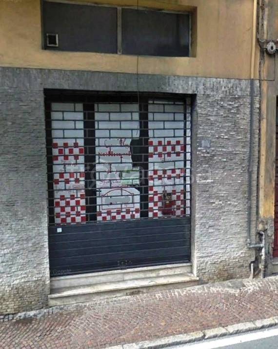 locale commerciale in vendita ad Imperia