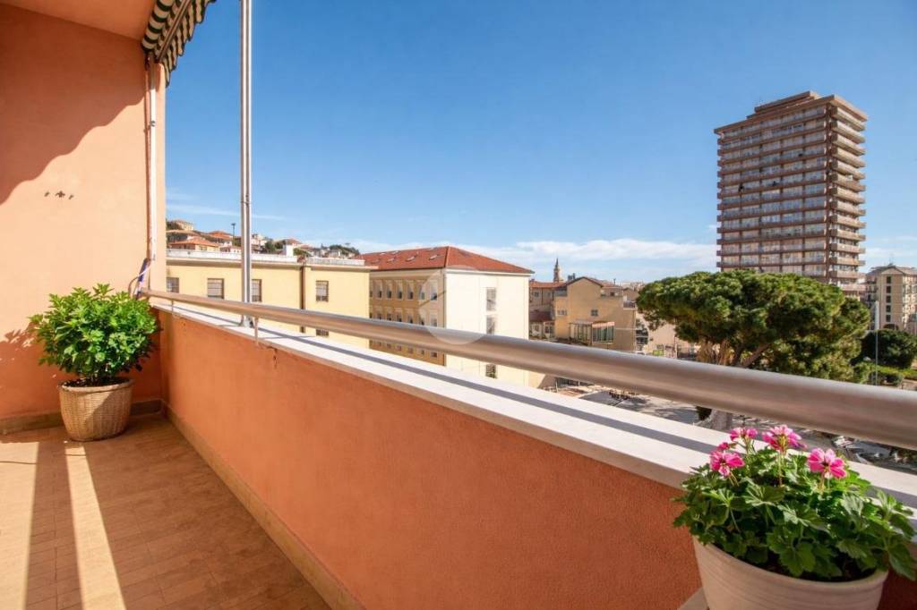 appartamento in vendita ad Imperia in zona Oneglia