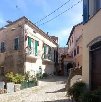 appartamento in vendita ad Imperia in zona Moltedo