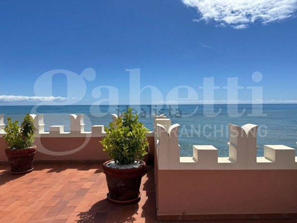 appartamento in vendita ad Imperia in zona Torrazza / Clavi