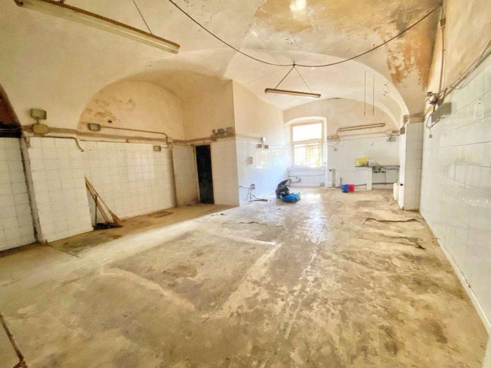 ufficio in vendita ad Imperia in zona Oneglia