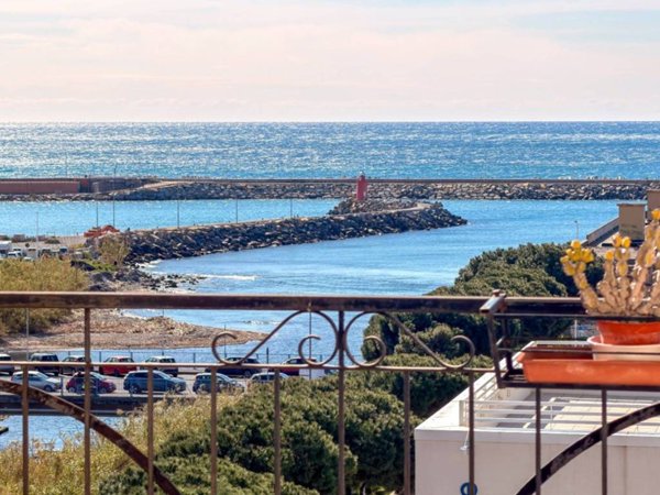 appartamento in vendita ad Imperia in zona Porto Maurizio