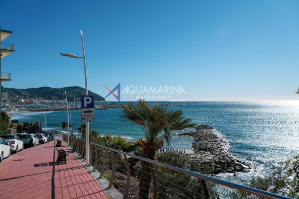 appartamento in vendita ad Imperia in zona Porto Maurizio