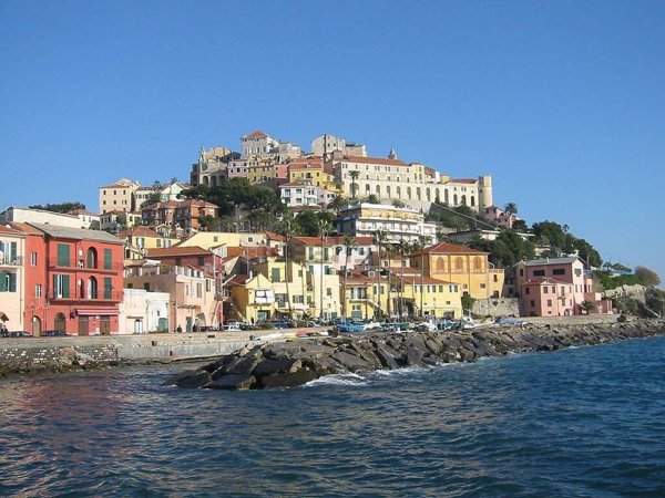 appartamento in vendita ad Imperia in zona Porto Maurizio