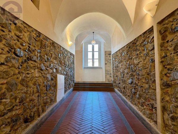 appartamento in vendita ad Imperia in zona Porto Maurizio