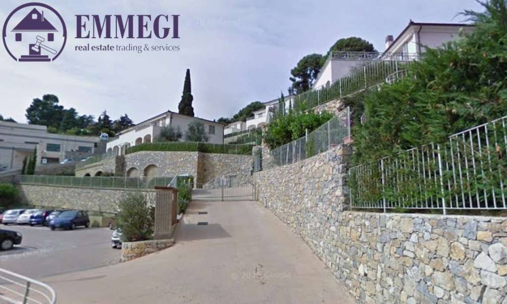 casa indipendente in vendita ad Imperia in zona Porto Maurizio