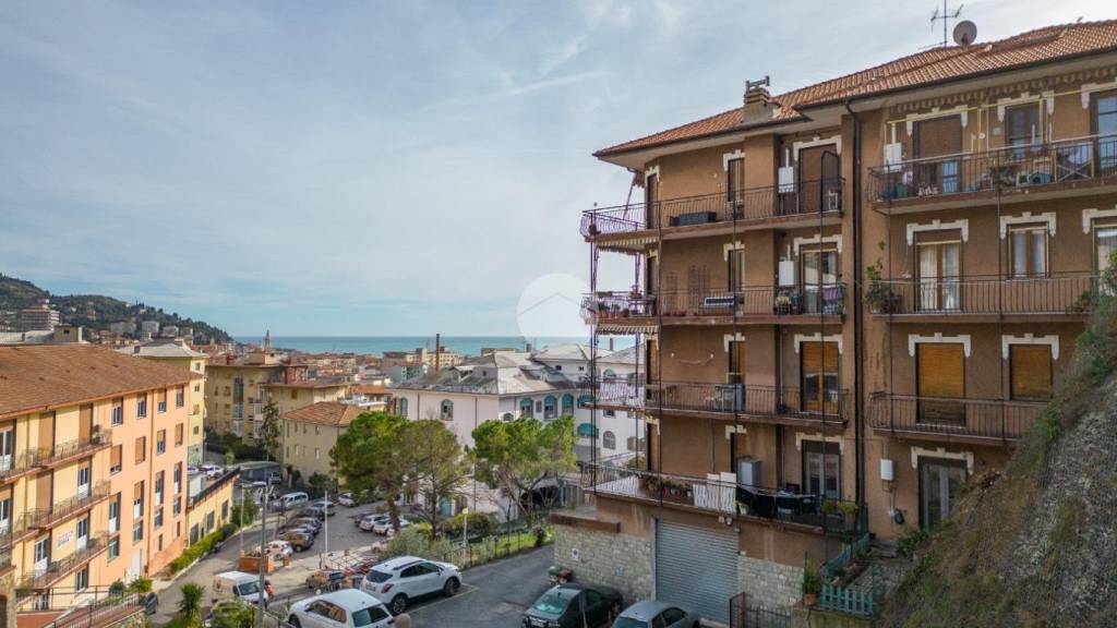 appartamento in vendita ad Imperia in zona Porto Maurizio