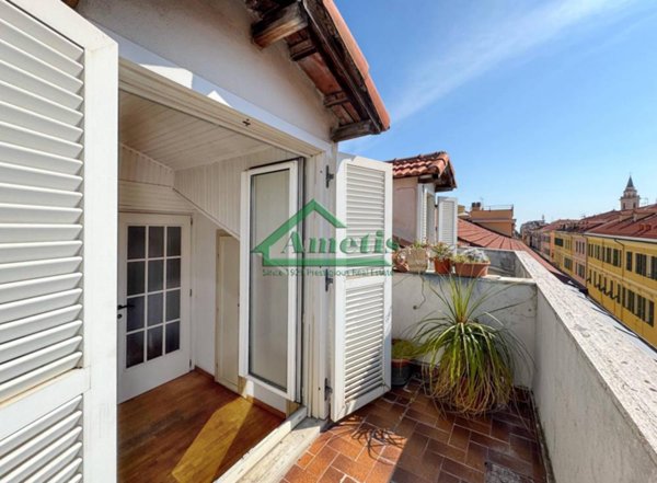 appartamento in vendita ad Imperia in zona Oneglia