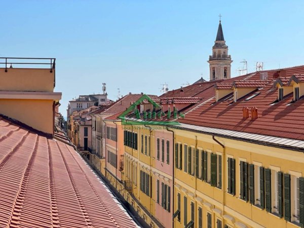 appartamento in vendita ad Imperia in zona Oneglia