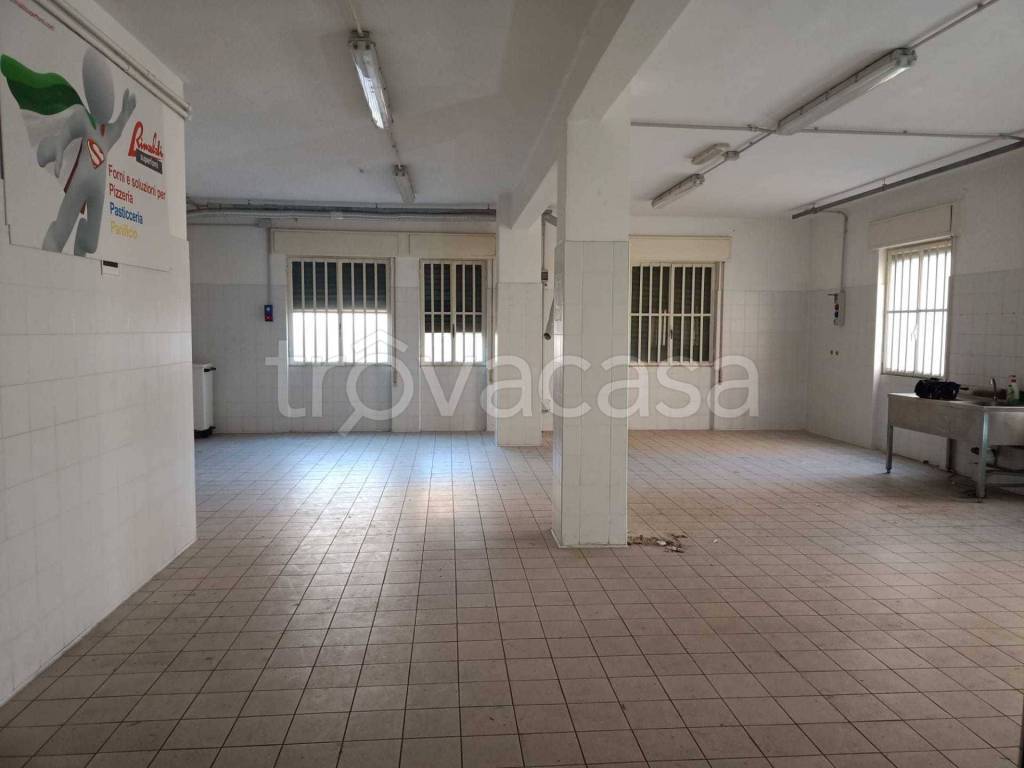 negozio in vendita ad Imperia