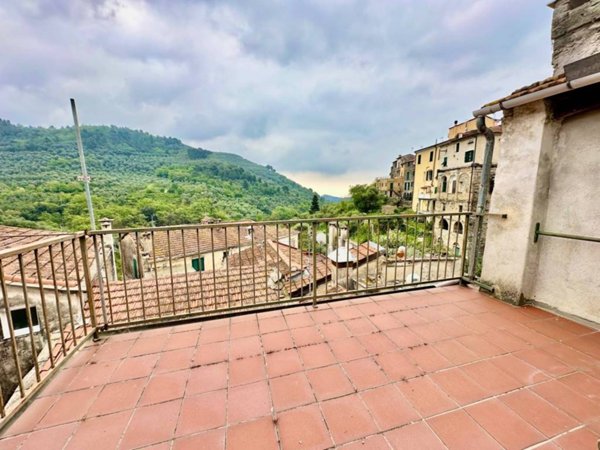 appartamento in vendita ad Imperia in zona Moltedo